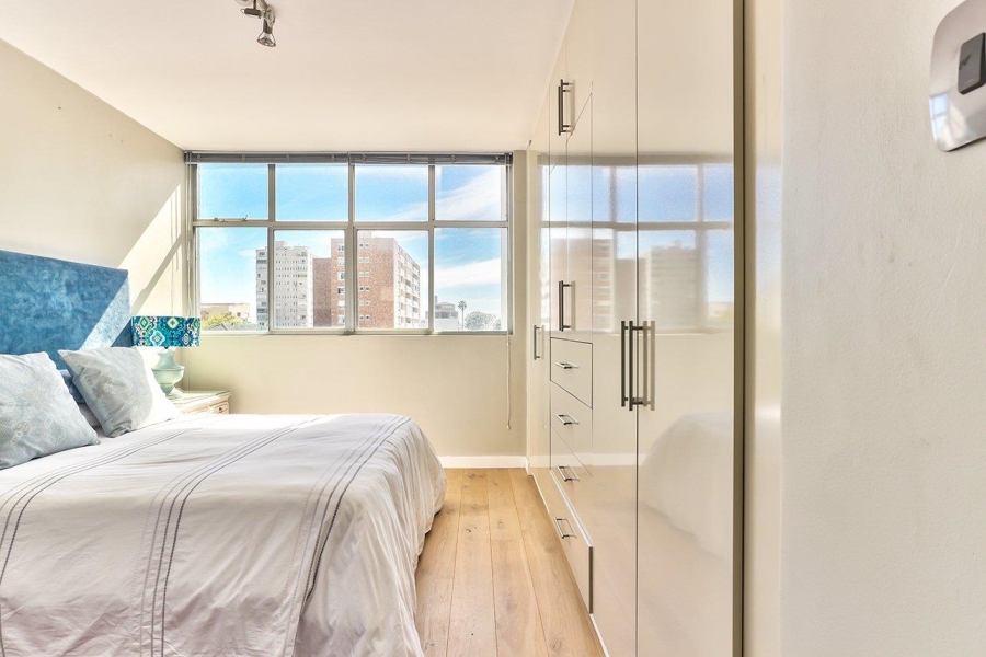 To Let 3 Bedroom Property for Rent in Sea Point Western Cape